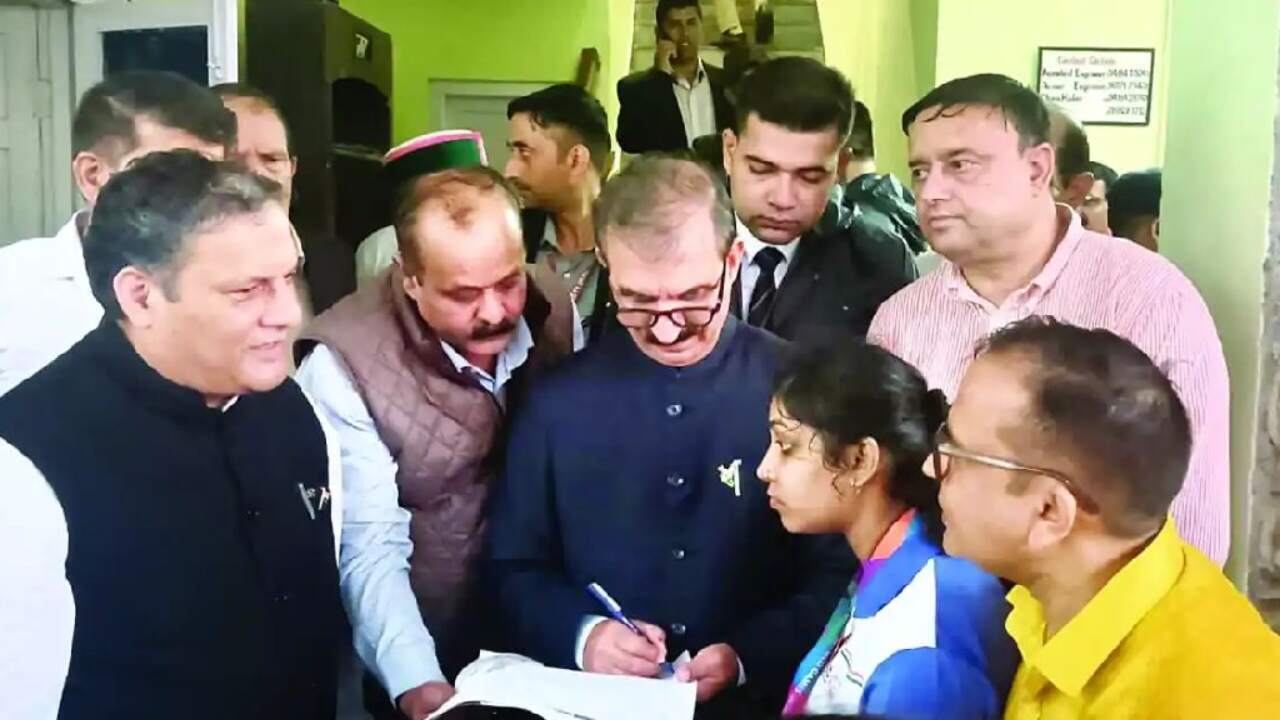हिमाचल प्रदेश: 2015 में जीते अंतरराष्ट्रीय पदक, लेकिन आज तक नहीं मिला सम्मान; सीएम सुक्खू से मिली पलक भारद्वाज Palak Bhardwaj met CM Sukhu for the second time