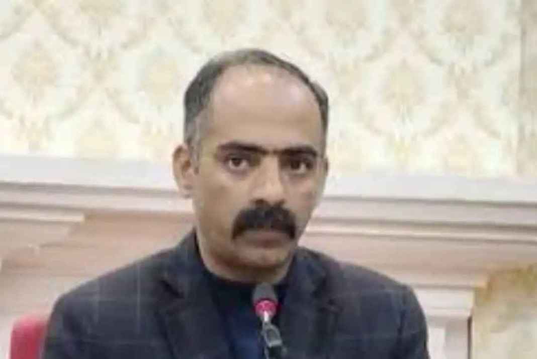 हिमाचल के 474 पंचायत चौकीदारों की चमकी किस्मत! विधानसभा में मंत्री का बड़ा ऐलान, जानें किसे मिलेगा लाभ Anirudh Singh