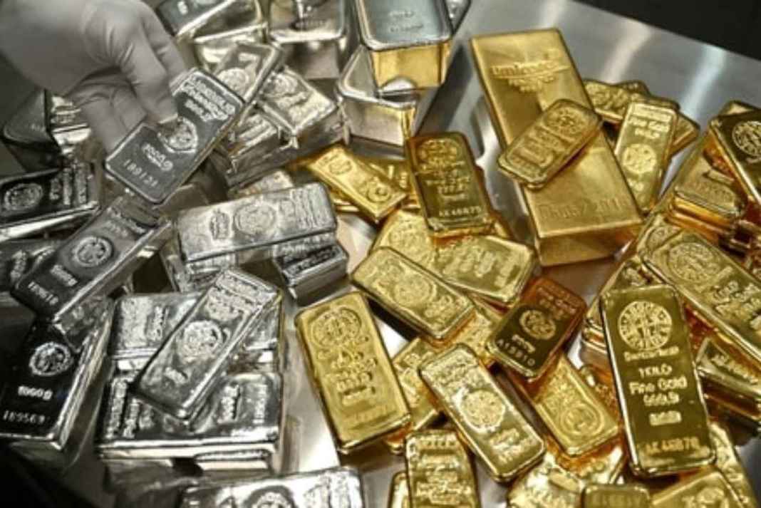 सोना-चांदी भाव: अंतरराष्ट्रीय बुलियन में तेजी, MCX पर सोना 3% उछलकर 1.46 लाख के पार Business News
