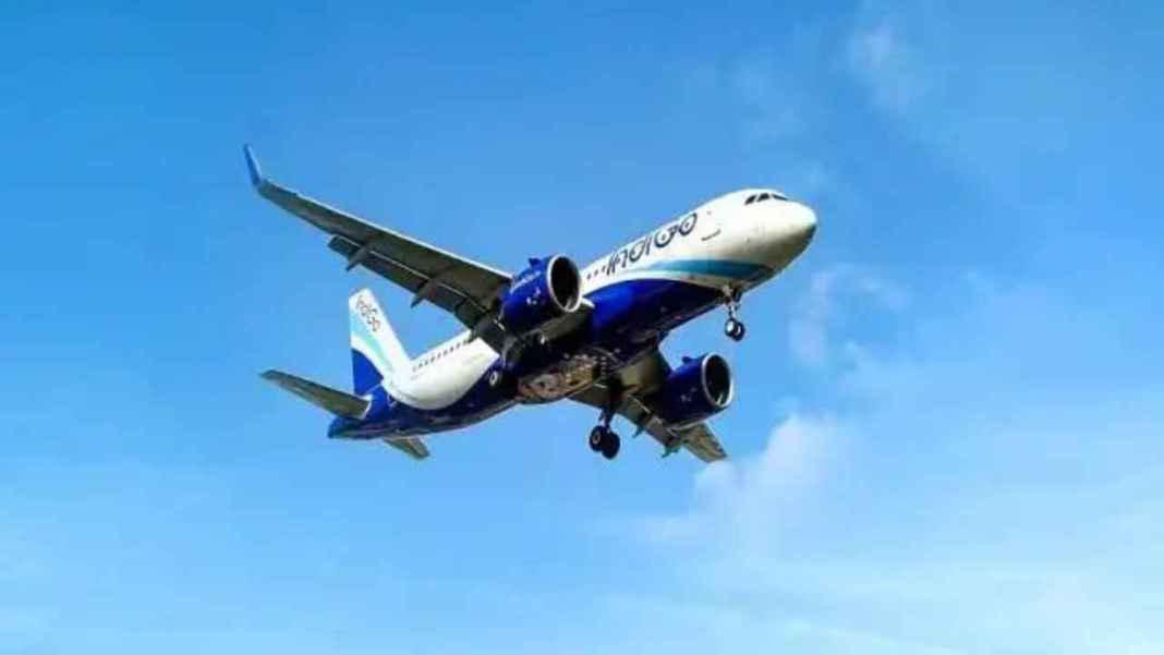 हवाई सफर हुआ महंगा: इंडिगो ने लगाया फ्यूल चार्ज, 425 से 2300 रुपये तक बढ़ सकता है किराया Business News India News