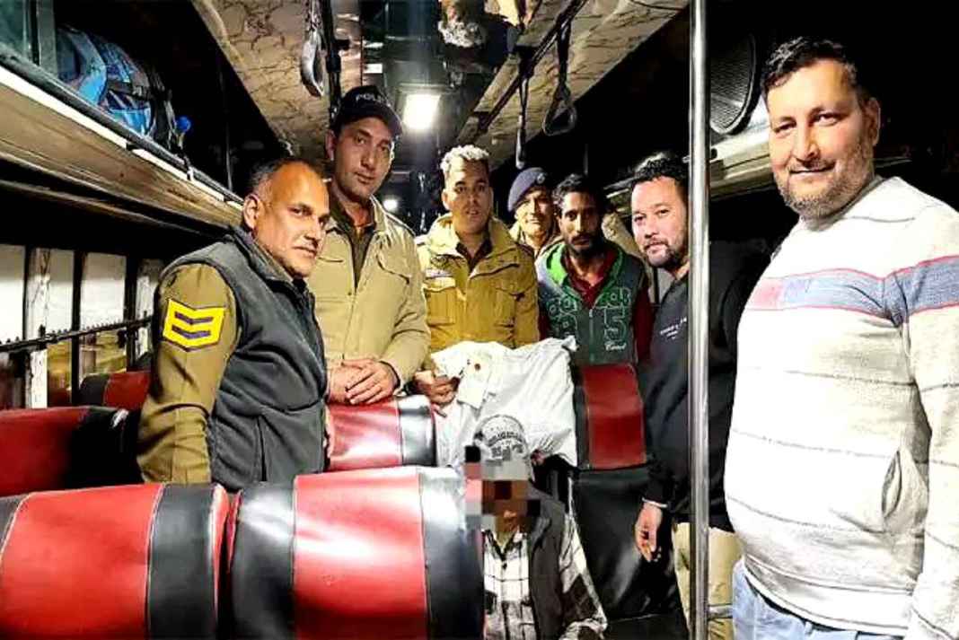 हिमाचल पुलिस के हत्थे चढ़ा कुल्लू का तस्कर, निजी बस में ले जा रहा था ‘मौत का सामान’! Charas Recovered