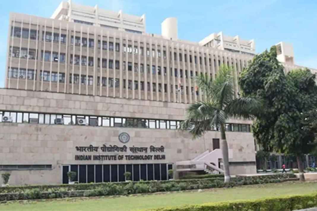 QS वर्ल्ड रैंकिंग 2026: भारत के 4 IIT, JNU और BITS पिलानी शीर्ष 50 में शामिल, ऐतिहासिक उपलब्धि Education News QS Ranking News