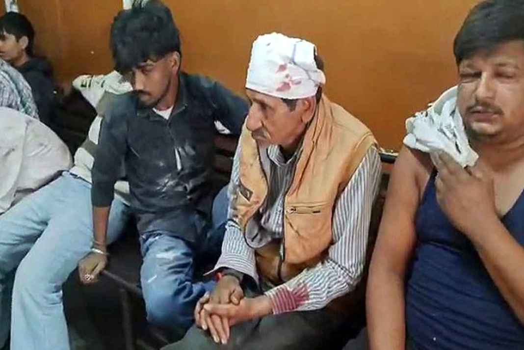 चीख-पुकार और बिखरा हुआ सामान: ज्वालाजी से लौट रहे पंजाब के 40 श्रद्धालुओं का ट्रक पलटा, धवाला में मचा कोहराम! Himachal Accident
