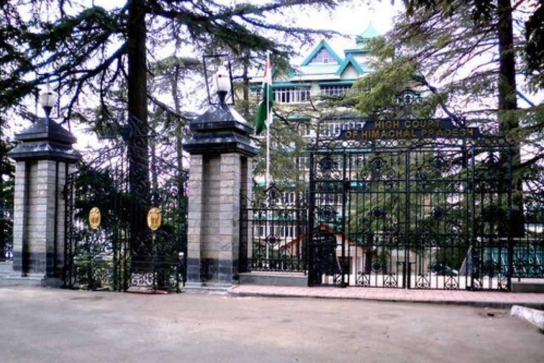 200 करोड़ का बकाया और हाई कोर्ट की फटकार: हिमाचल सरकार को 10 अप्रैल का अल्टीमेटम, क्या बंद हो जाएगा मुफ्त इलाज? Himachal High Court