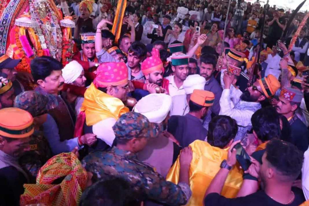 180 साल बाद पैदल चलकर मेले में पहुंचे देवता! सुंदरनगर में सुकेत देवता मेले का भव्य आगाज, 33 करोड़ से चमकेगा शिव धाम Inauguration of Suket Devta Fair