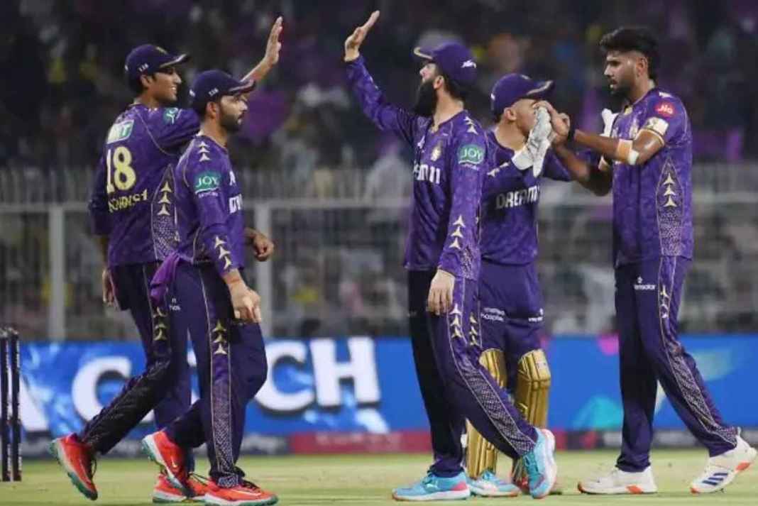 चोटों की मार के बीच KKR ने लिया बड़ा फैसला, 28 साल के इस गेंदबाज को टीम में किया शामिल KKR News IPL News