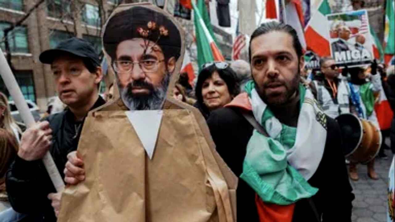 मौत को छूकर निकली मिसाइल: ईरान के ‘अगले सुप्रीम लीडर’ मोज्तबा खामेनेई कैसे बचे? ऑडियो क्लिप ने खोल दिया रूह कंपाने वाला राज Mojtaba Khamenei