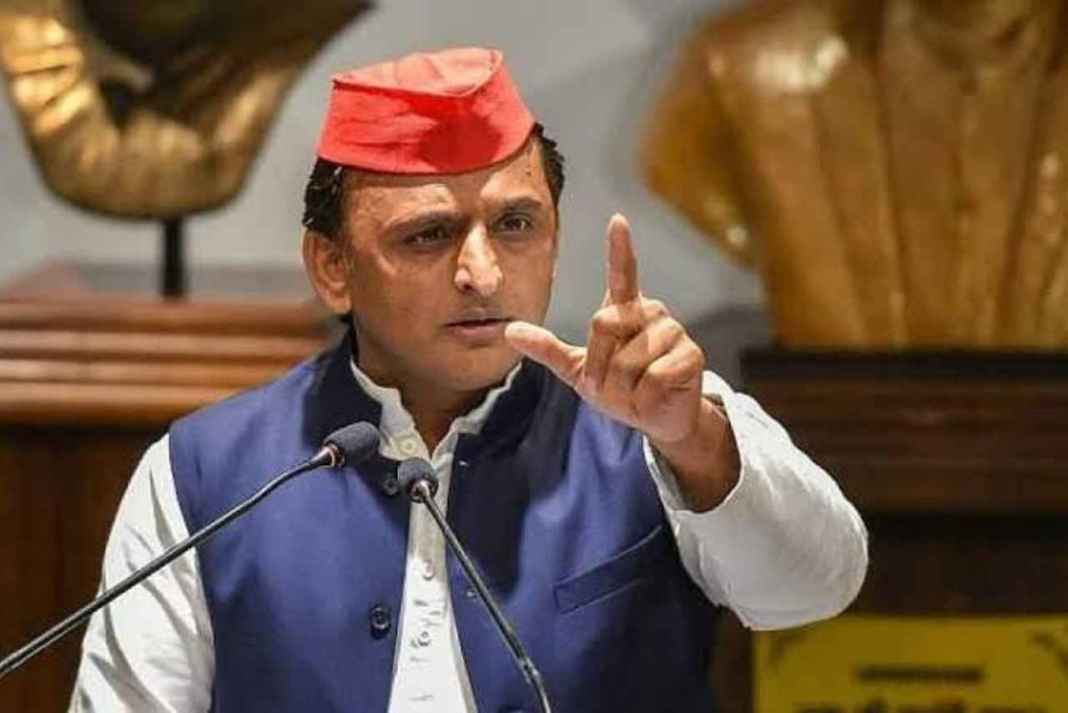 जेवर एयरपोर्ट उद्घाटन के बीच अखिलेश ने साधा निशाना, बोले- यूपी में 7 में से 6 एयरपोर्ट बंद Noida News Uttar Pradesh News