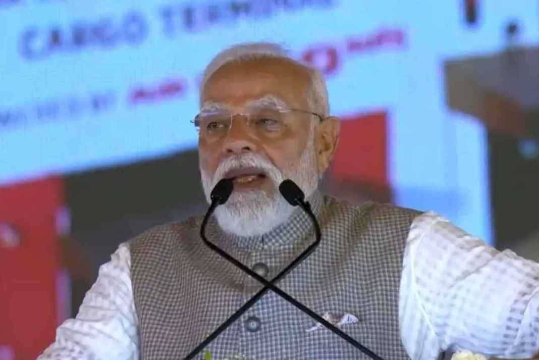 जेवर एयरपोर्ट उद्घाटन: पीएम मोदी का सपा पर हमला- ‘नोएडा को लूट का एटीएम बना दिया था’ PM Modi News