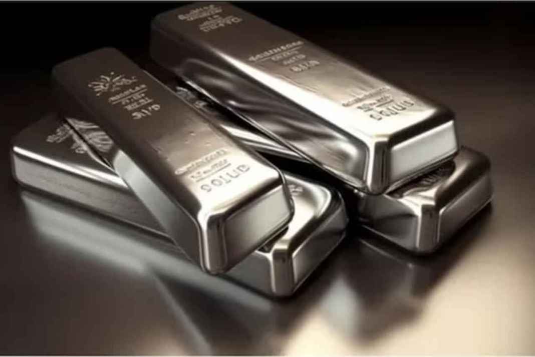 चांदी के भाव में 44% की गिरावट, जनवरी में 4.20 लाख से घटकर 2.34 लाख पर आई कीमत Silver Price