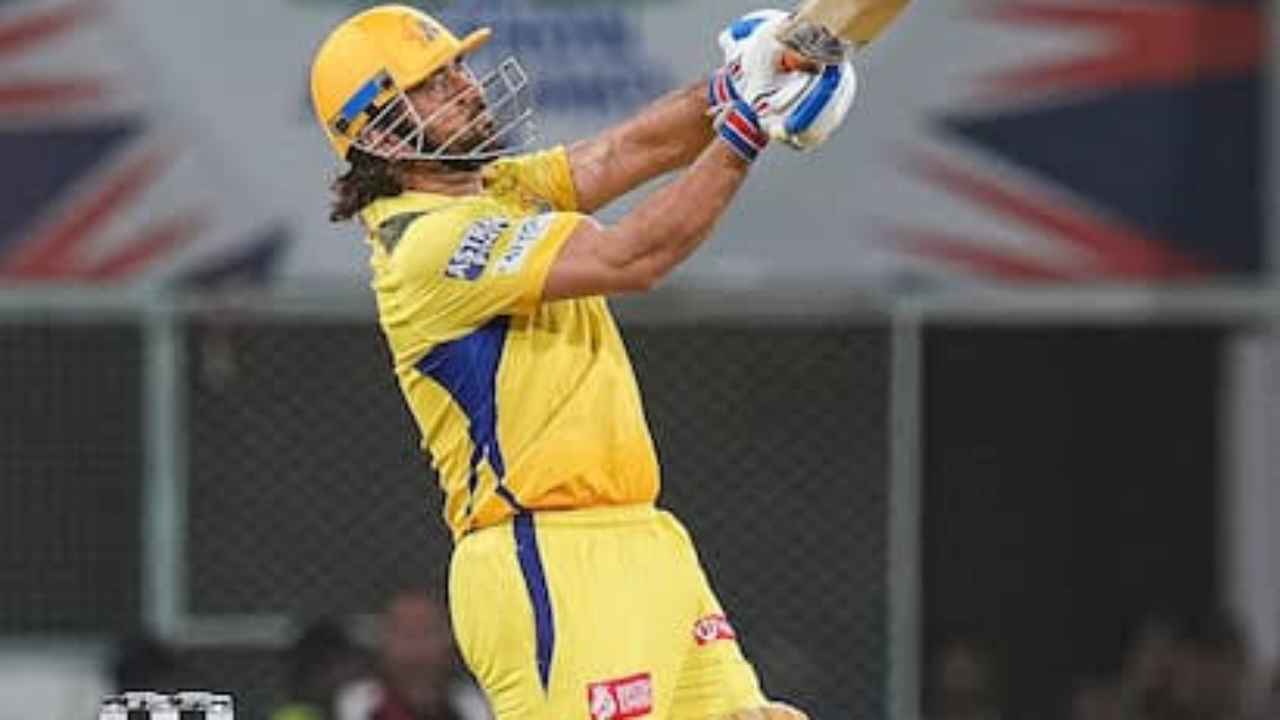 धोनी की वायरल वीडियो से बढ़ी फैंस की टेंशन, क्या आईपीएल 2026 में सिर्फ कुछ मैच ही खेलेंगे माही? Sports News