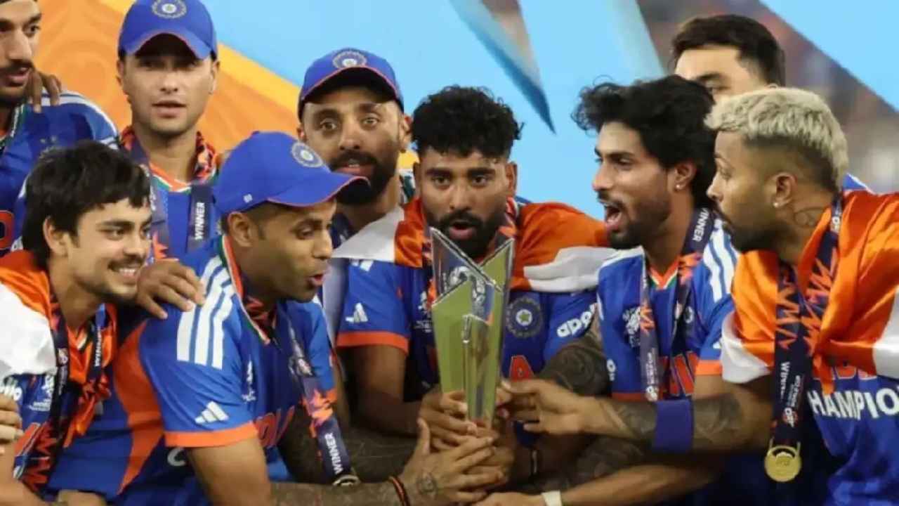 टी20 वर्ल्ड कप ट्रॉफी लेकर सूर्यकुमार-गंभीर पहुंचे सिद्धिविनायक मंदिर, भारत ने रचा इतिहास Sports News Cricket News