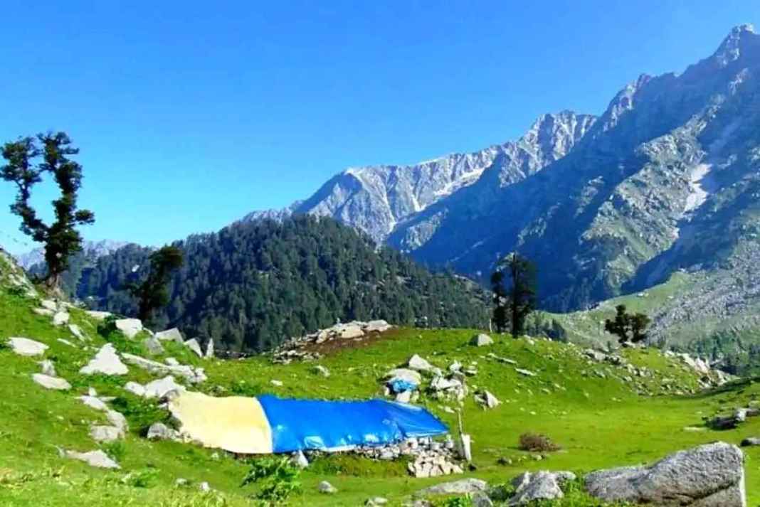 हिमाचल की वादियों में अब मुफ्त की सैर खत्म! त्रियुंड ट्रैक पर कदम रखने से पहले जान लें सरकार का यह नया फैसला Trekking and Camping Tents