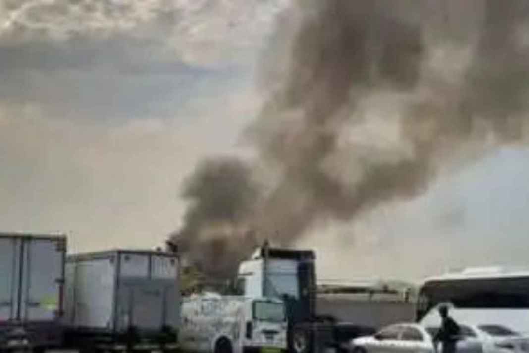 अबू धाबी में मिसाइल मलबे से आग, 5 भारतीय नागरिक घायल, यूएई ने जारी की चेतावनी UAE News India News