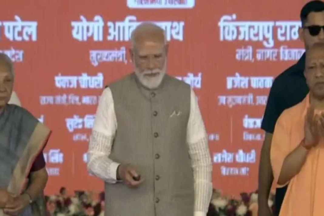 जेवर एयरपोर्ट के बाद अब UP में सबसे ज्यादा अंतरराष्ट्रीय हवाई अड्डे, केरल को पीछे छोड़ा Uttar Pradesh News Airport News