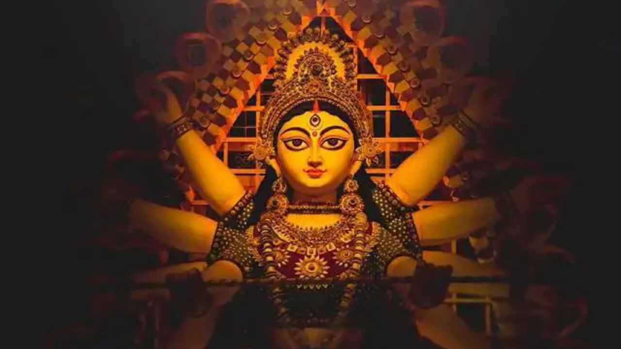 क्या आप भी नवरात्र में कर रहे हैं ये गलतियां? मां दुर्गा को नाराज कर सकती हैं आपकी ये 7 आदतें goddess