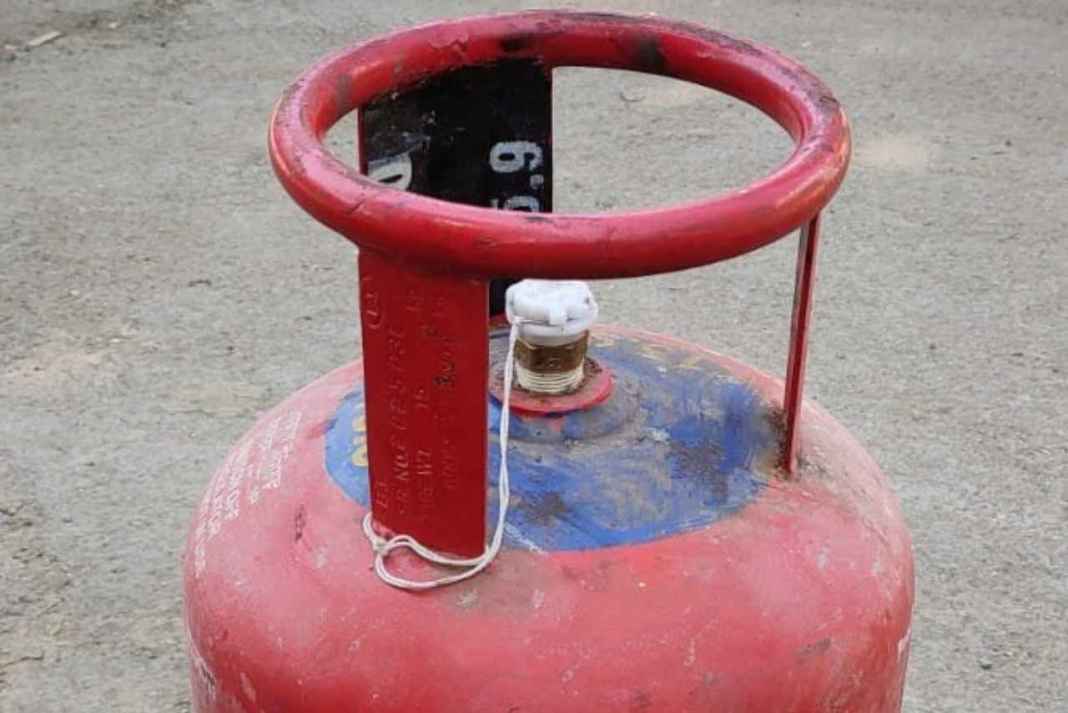 शिमला में चोरों का अजीबोगरीब कारनामा! महंगे लैपटॉप को छुआ तक नहीं, सिर्फ गैस सिलेंडर ले उड़े theft of gas cylinder