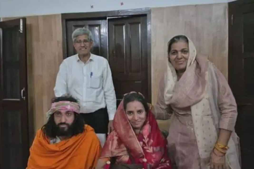 36 लाख का पैकेज छोड़ने वाले ‘IIT बाबा’ ने रचाई शादी, पत्नी के साथ मिलकर हिमाचल में करेंगे ये बड़ा काम Abhay Singh Marriage