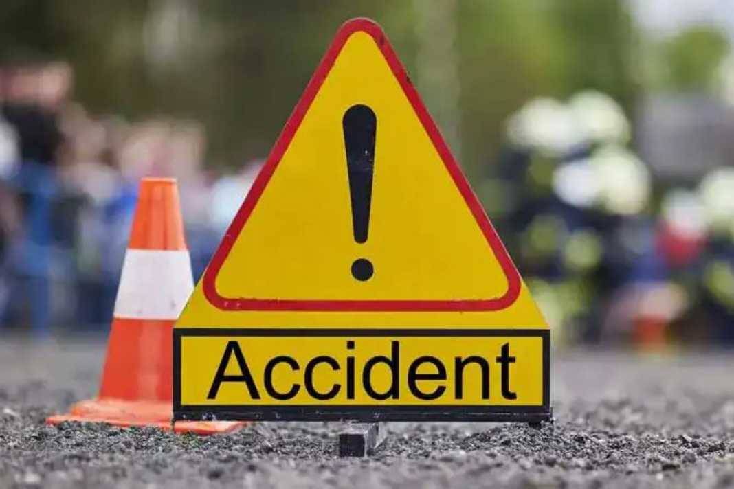 मां के सामने ही तेज रफ्तार कार ने छीन लिया जिगर का टुकड़ा, स्कूल के बाहर दर्दनाक हादसा Accident 1