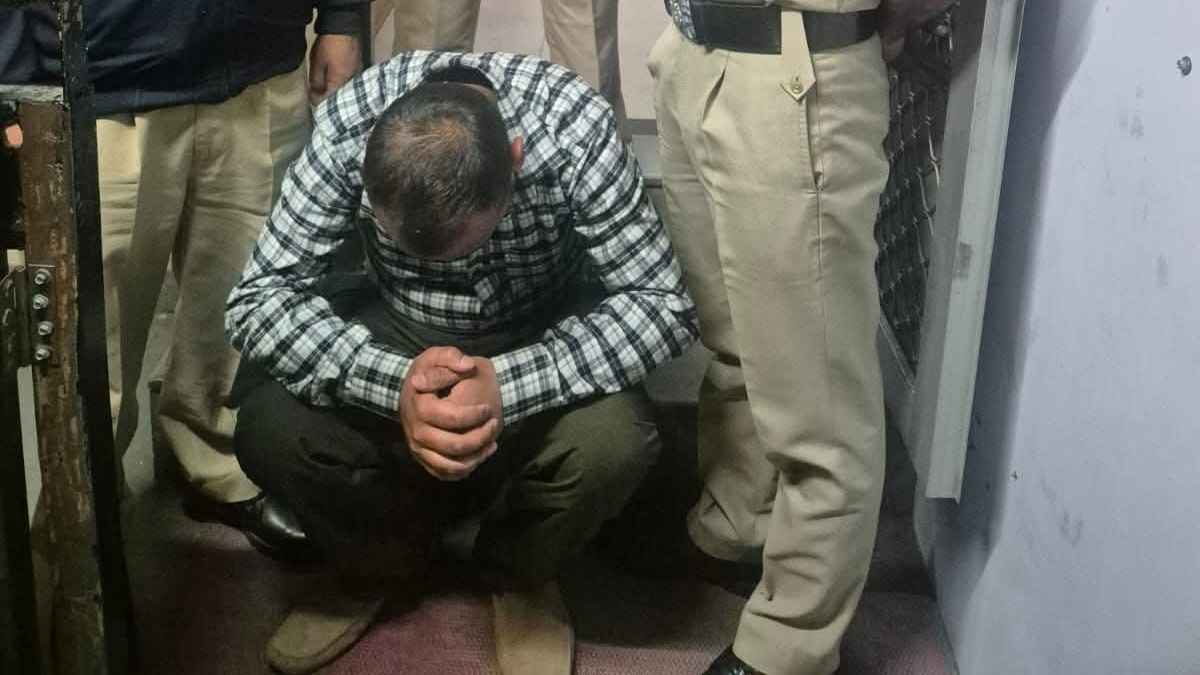 शिमला में सरेआम हैवानियत: स्कूल से लौट रही 15 वर्षीय छात्रा पर सिरफिरे ने पत्थरों से किया जानलेवा हमला Accused of attacking girl in Shimla