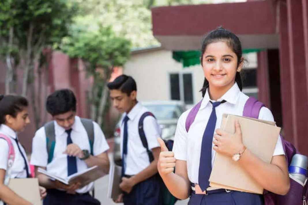 हिमाचल के सरकारी स्कूलों में CBSE की एंट्री से एडमिशन की होड़! काउसलिंग में देरी से क्यों भड़के 10 हजार शिक्षक? Admission in CBSE schools