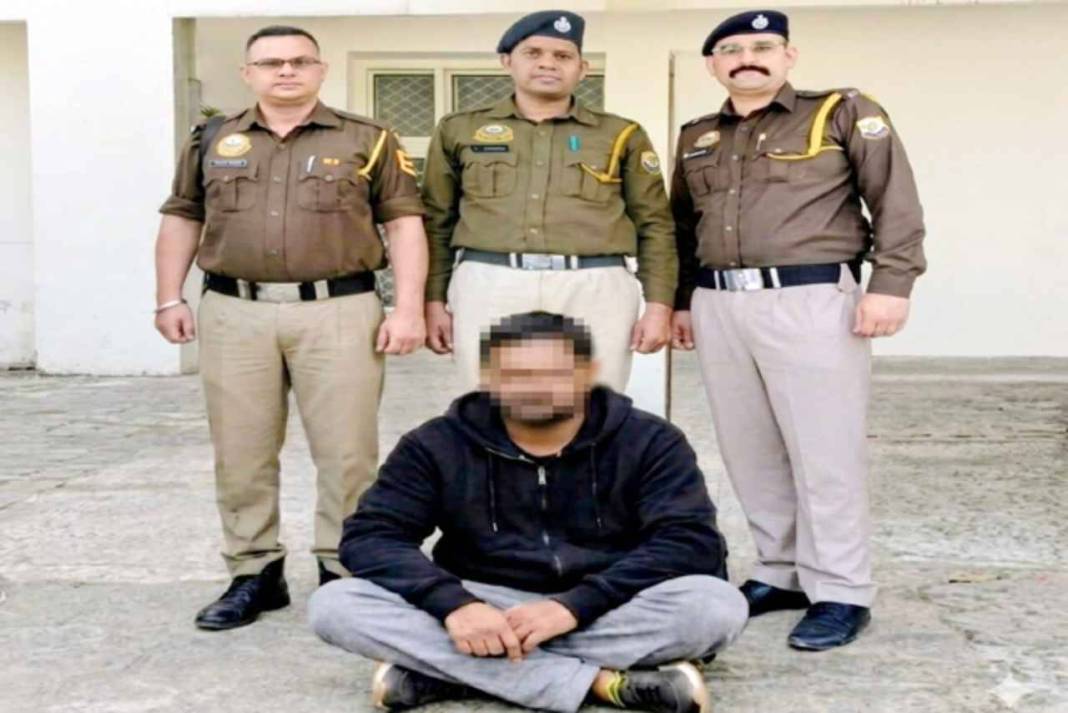 हिमाचल में हाई-प्रोफाइल ड्रग्स केस: आधी रात नाके पर पुलिस ने रोकी बाइक, तलाशी में जो मिला उसने पूरे शहर को कर दिया सन्न Arrested with hashish