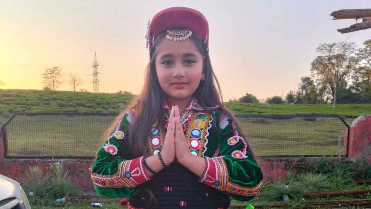 कांगड़ा की 8 वर्षीय बेटी ने रचा इतिहास: 175 अवॉर्ड जीतकर बनाया वर्ल्ड रिकॉर्ड, जानिए कौन है ये नन्ही स्टार? Ashwi Dhiman
