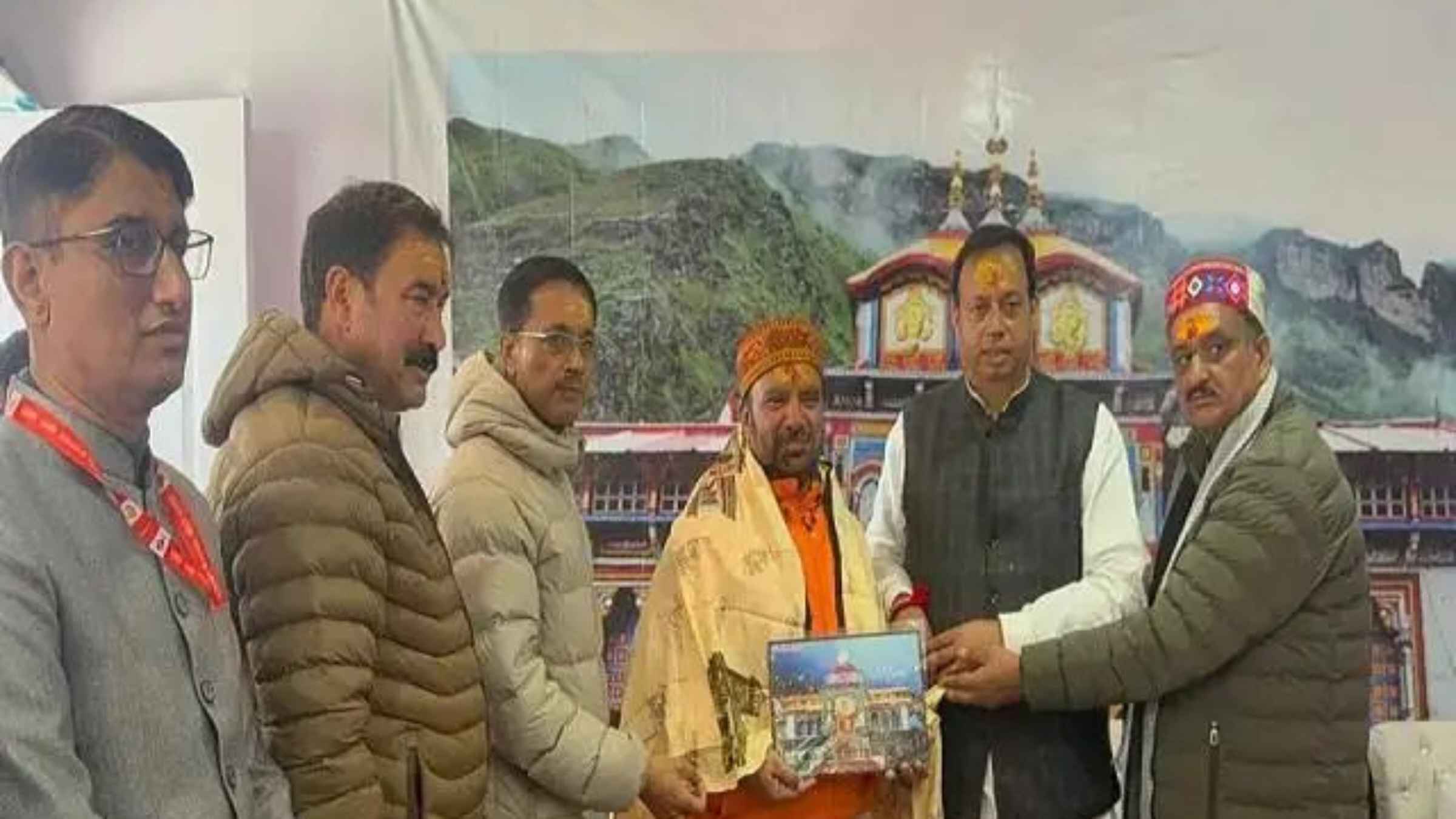 हिमाचल के इस उद्योगपति ने बद्री-केदार को दान किए 1 करोड़ 1 लाख, पहले चांदी से सजा चुके हैं गर्भगृह और चलाते हैं 6 साल का लंगर Badrinath Kedarnath donation