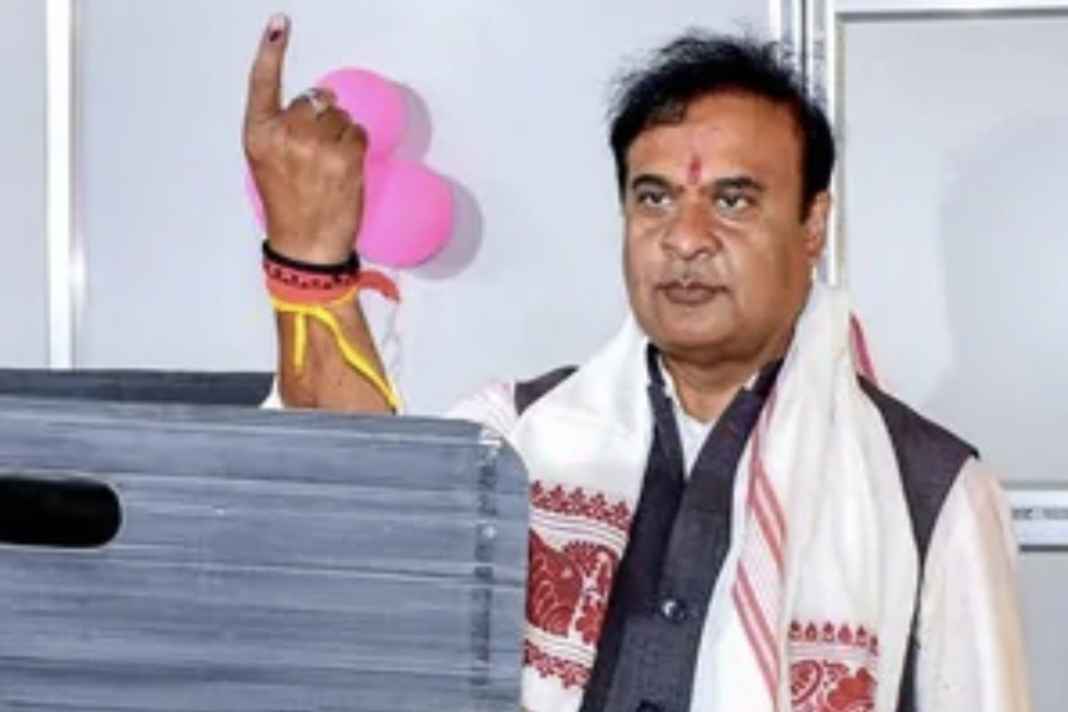 पत्रकारों पर बुरी तरह भड़के CM हिमंत सरमा, योगी आदित्यनाथ का नाम लेकर नेशनल मीडिया को दी खुली चेतावनी CM Sarma