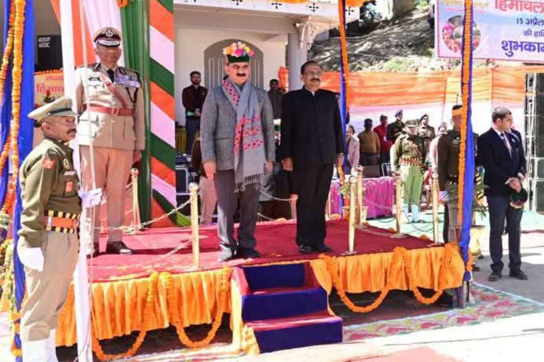हिमाचल के अधिकारियों और कर्मचारियों की बल्ले-बल्ले! सीएम सुक्खू ने मंच से किए कई बड़े और चौंकाने वाले एलान CM Sukhu Announcements on Himachal Day