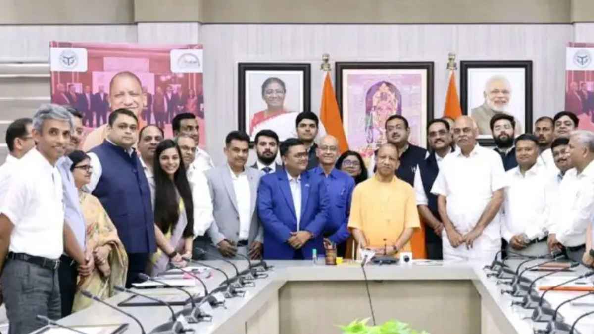 यूपी में फॉर्मा सेक्टर की बड़ी छलांग: सीएम योगी ने 17 कंपनियों को थमाया ‘लेटर ऑफ कम्फर्ट’, 10 हजार युवाओं को मिलेगा रोजगार CM Yogi Adityanath