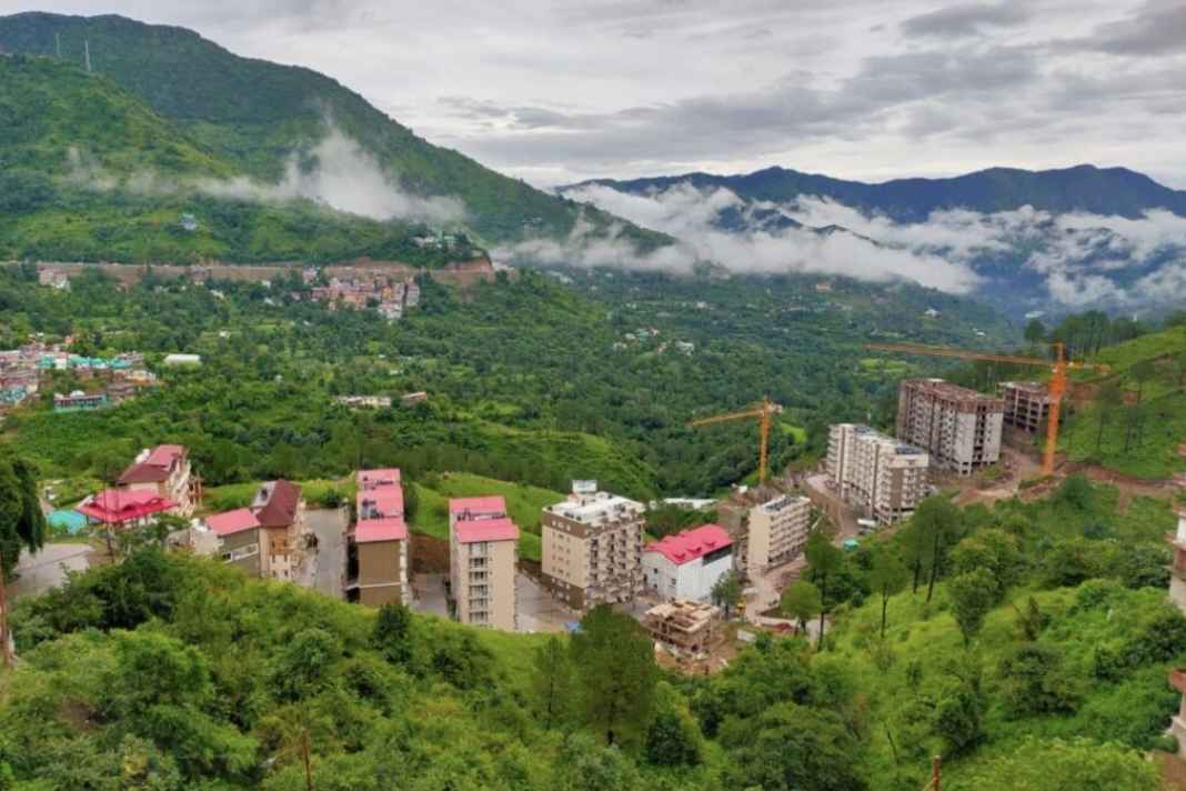 सोलन के इस बड़े रियल एस्टेट प्रोजेक्ट में हुआ ‘बेनामी’ खेल? माकपा ने की मुख्य सचिव को हटाने की मांग, जानें पूरा सच Chester-Hill Real Estate Project