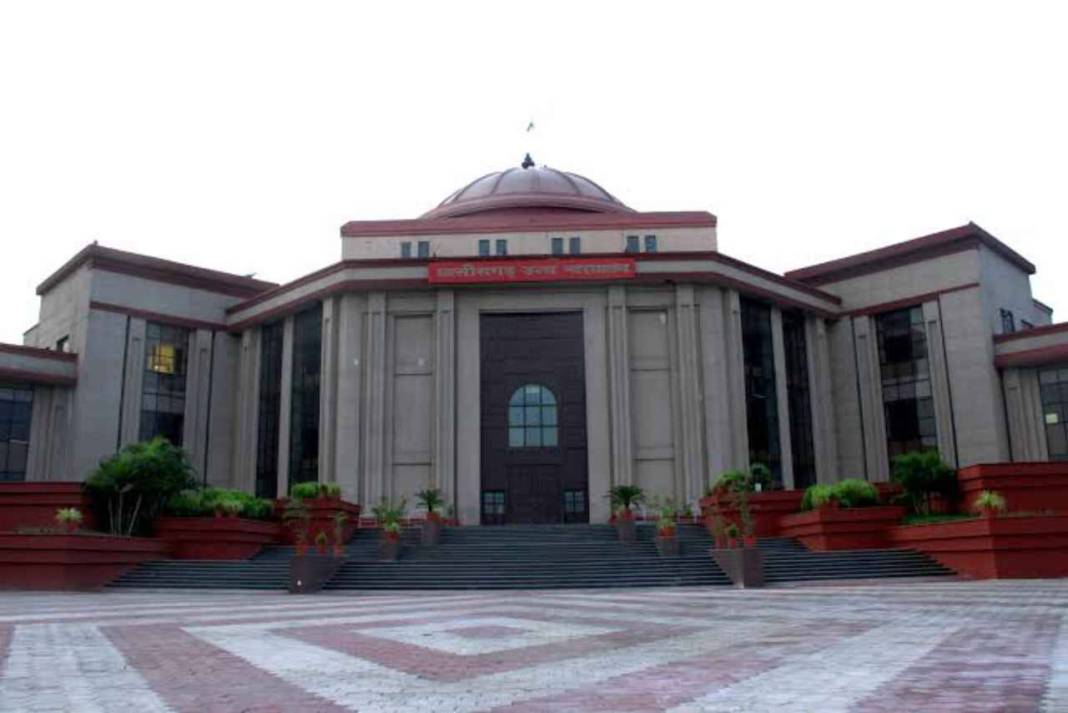 घर में पूजा-प्रार्थना करने पर पुलिस का नोटिस? हाईकोर्ट ने सुनाया ऐसा फैसला, हर नागरिक को जानना चाहिए Chhattisgarh High Court
