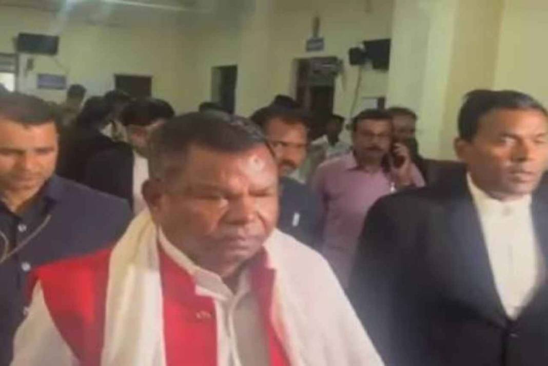3200 करोड़ का शराब घोटाला: कोर्ट में पेश हुए 59 आरोपी, छत्तीसगढ़ की राजनीति में आने वाला है बड़ा भूचाल Chhattisgarh liquor scam
