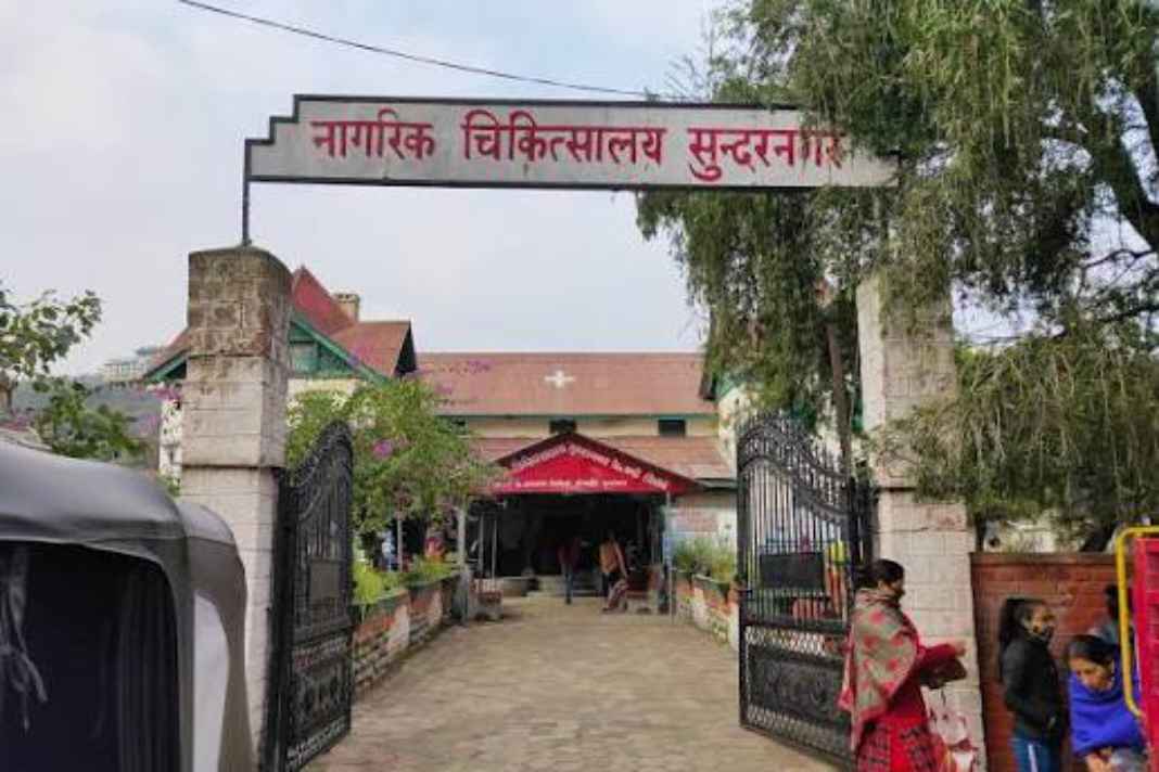 सुंदरनगर अस्पताल में 8 दिन की नवजात की मौत, रात के अंधेरे में स्टाफ की लापरवाही बनी काल? Civil Hospital Sundernagar