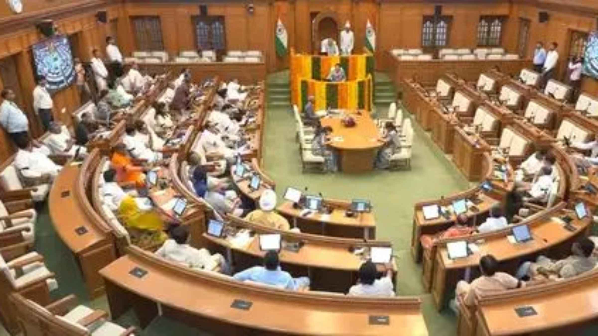 दिल्ली विधानसभा में भारी हंगामा: काली पट्टी बांधकर पहुंचे विधायक, महिला आरक्षण बिल पर छिड़ा घमासान, क्या आज गिरेगी गाज? Delhi Assembly Session Women Reservation Bill