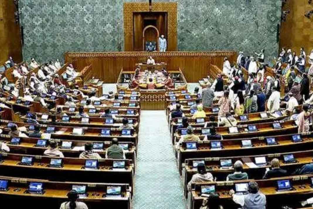 लोकसभा का बजट सत्र 93% उत्पादकता के साथ स्थगित, महिला आरक्षण विधेयक फेल, अध्यक्ष बिरला के खिलाफ अविश्वास प्रस्ताव खारिज Delhi India 8
