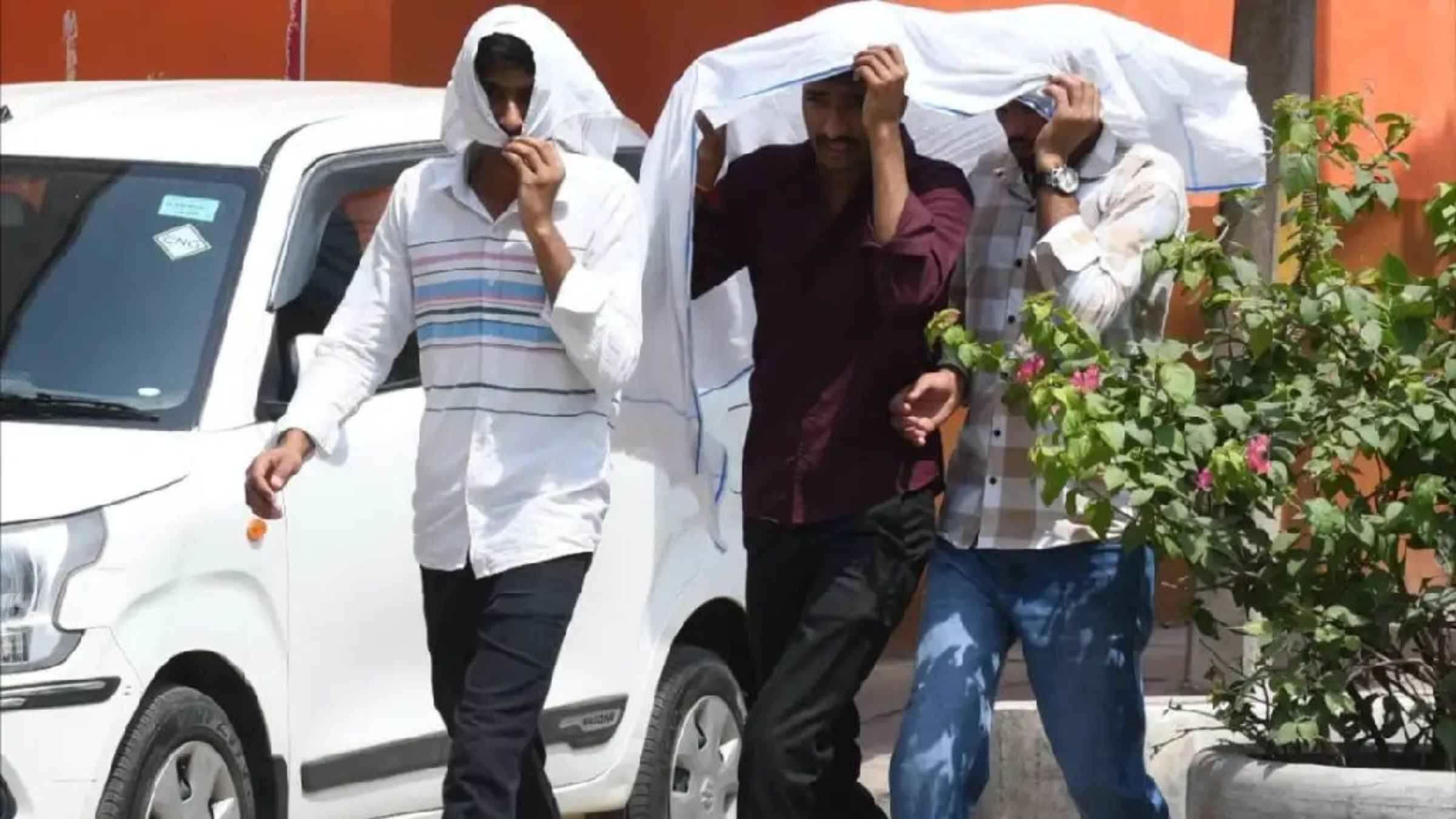 दिल्ली में 4 साल का रिकॉर्ड तोड़ गर्मी, पारा 44.5 डिग्री पहुंचा, IMD ने जारी किया ऑरेंज अलर्ट, जानिए कब मिलेगी राहत Delhi heatwave