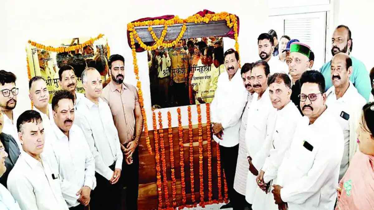 Deputy Chief Minister Mukesh Agnihotri 1