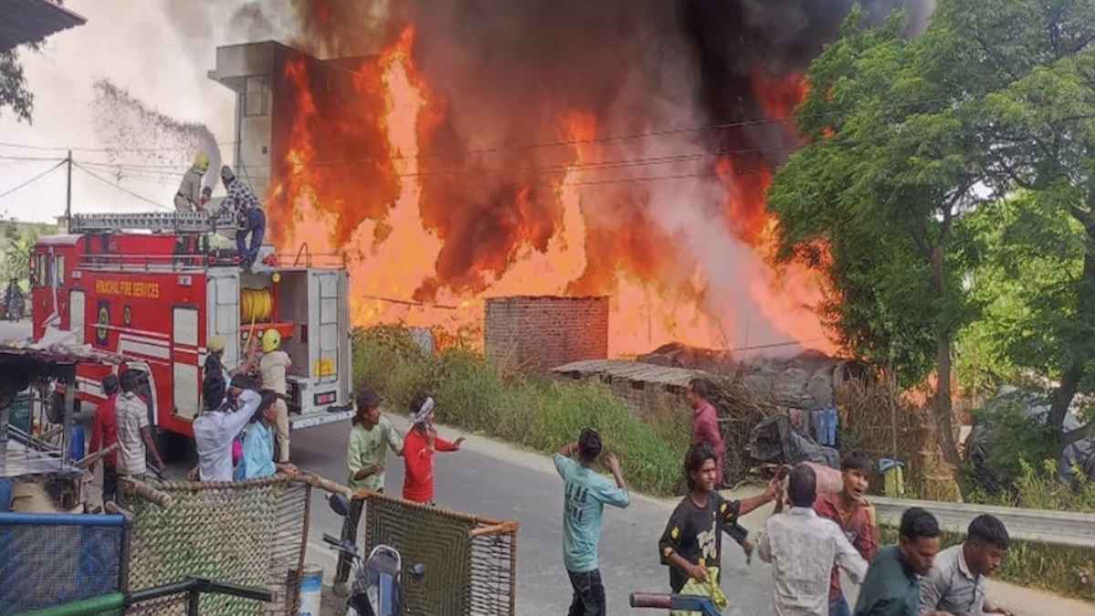 ऊना में भीषण आग से मचा हाहाकार, 40 परिवारों का आशियाना जलकर राख, खौफनाक मंजर देख कांप उठेगी रूह Fire on Old Hoshiarpur Road in Una city