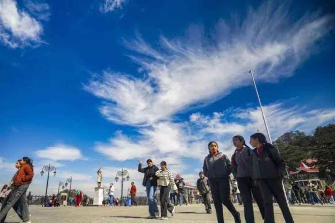 पहाड़ों पर बरसेगी आग या मिलेगी राहत? हिमाचल में 40 किमी की रफ्तार से आएगा तूफान, मौसम विभाग का बड़ा अलर्ट Himachal Heatwave