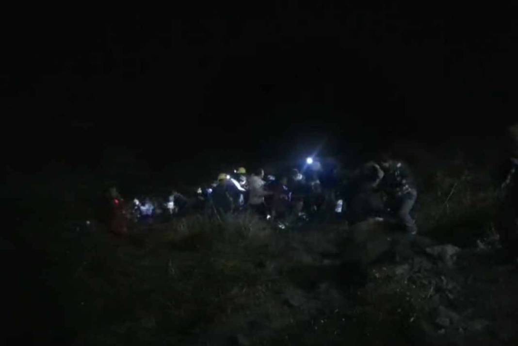 हिमाचल के कुल्लू में मौत का सफर: गहरी खाई में गिरी 20 पर्यटकों से भरी बस, 4 की गई जान Kullu Accident