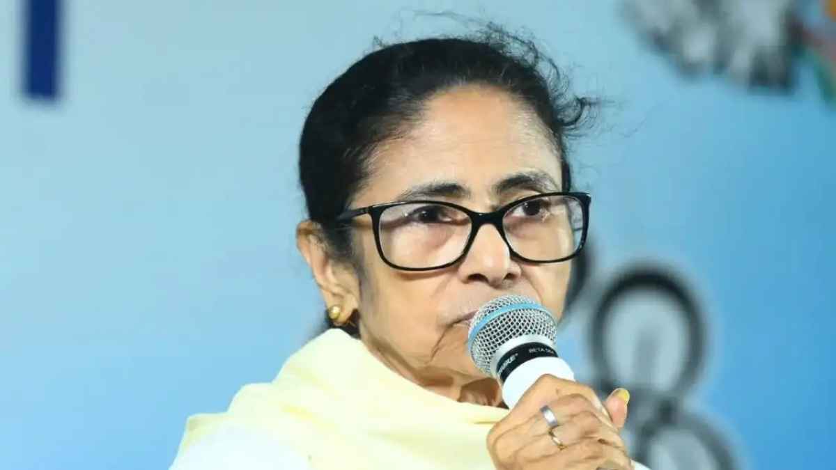 ममता बनर्जी की बढ़ी मुश्किलें! चुनाव से पहले जातिसूचक टिप्पणी मामले में कड़ा एक्शन, क्या जाएगी कुर्सी? Mamata Banerjee