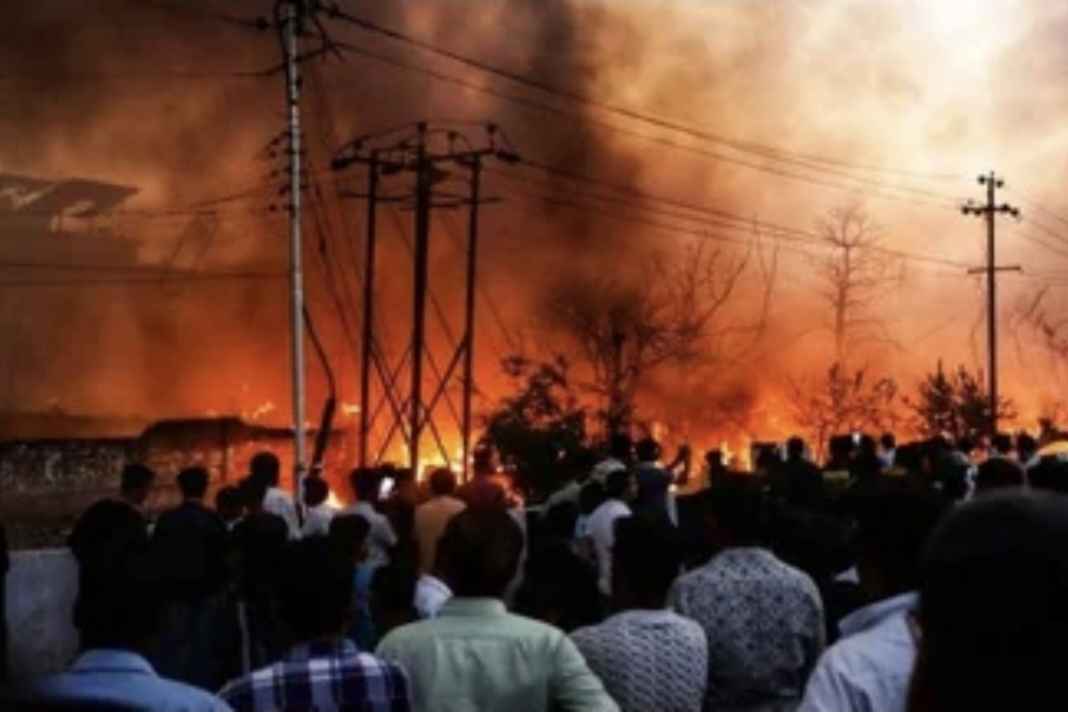 Massive fire breaks out in Lucknow