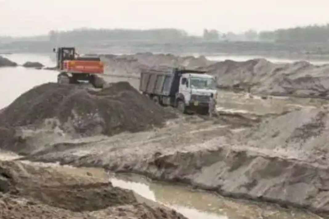 कांगड़ा में 20 साल पुराना प्रतिबंध खत्म: मंड खड्ड में अब गूंजेगी मशीनों की आवाज, सरकार ने दी हरी झंडी Mining ban lifted