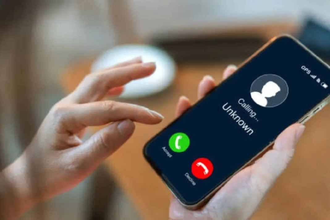 फर्जी कॉल के चक्कर में कहीं बैंक का जरूरी फोन तो नहीं काट रहे? TRAI का नियम बताएगा असली पहचान, बस ये नंबर सीरीज है खास Mumbai Maharashtra