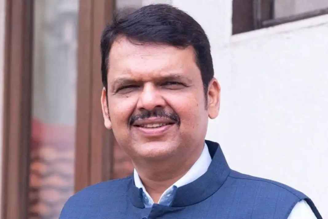 नासिक धर्मांतरण से लेकर खरात प्रकरण तक, फडणवीस ने गृह विभाग की समीक्षा बैठक में सख्ती के दिए निर्देश Mumbai Maharashtra