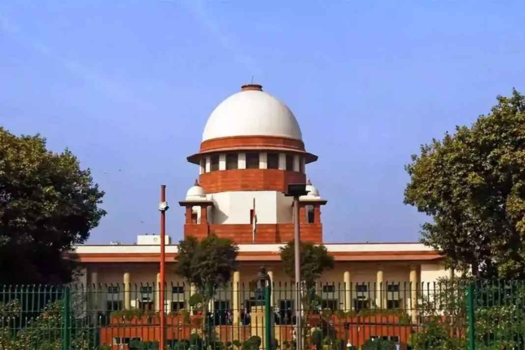 हाईवे पर अतिक्रमण बर्दाश्त नहीं: सुप्रीम कोर्ट ने 60 दिन में ढाबे हटाने के दिए आदेश New Delhi 4