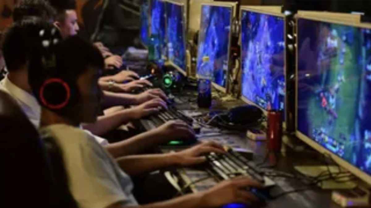 1 मई से देश में लागू होंगे गेमिंग के नए नियम, रियल मनी गेम्स पर बैन, ई-स्पोर्ट्स को मिली बड़ी राहत New online gaming rules come into effect from May 1