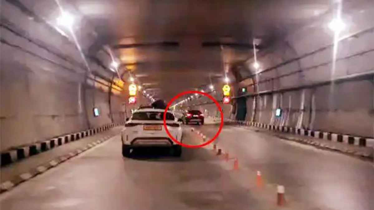 अटल टनल में स्टंट करना पड़ा भारी! वायरल वीडियो देख एक्शन में आई पुलिस, यूपी के पर्यटक का कटा तगड़ा चालान Overtaking in Atal Tunnel